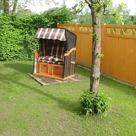Haus Karlo Apartment Busum Exterior photo